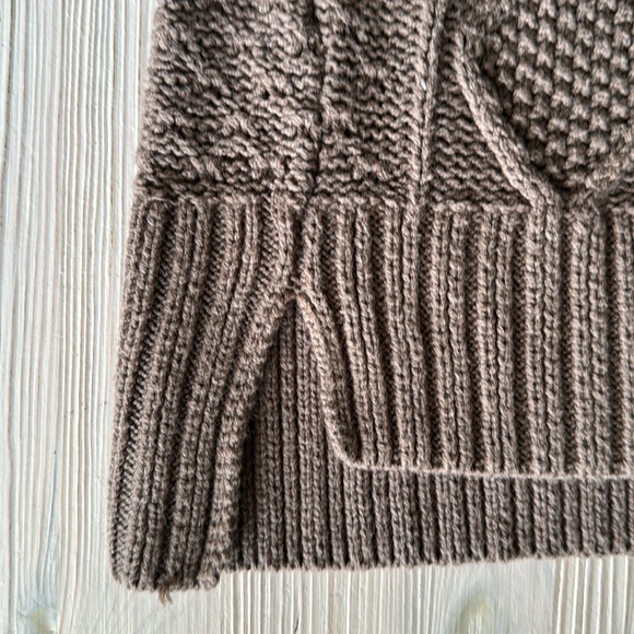 BDG Cable High/Low Crew Neck Knitted Elbow patch Pullover Brown Sweater XS - Picture 4 of 12